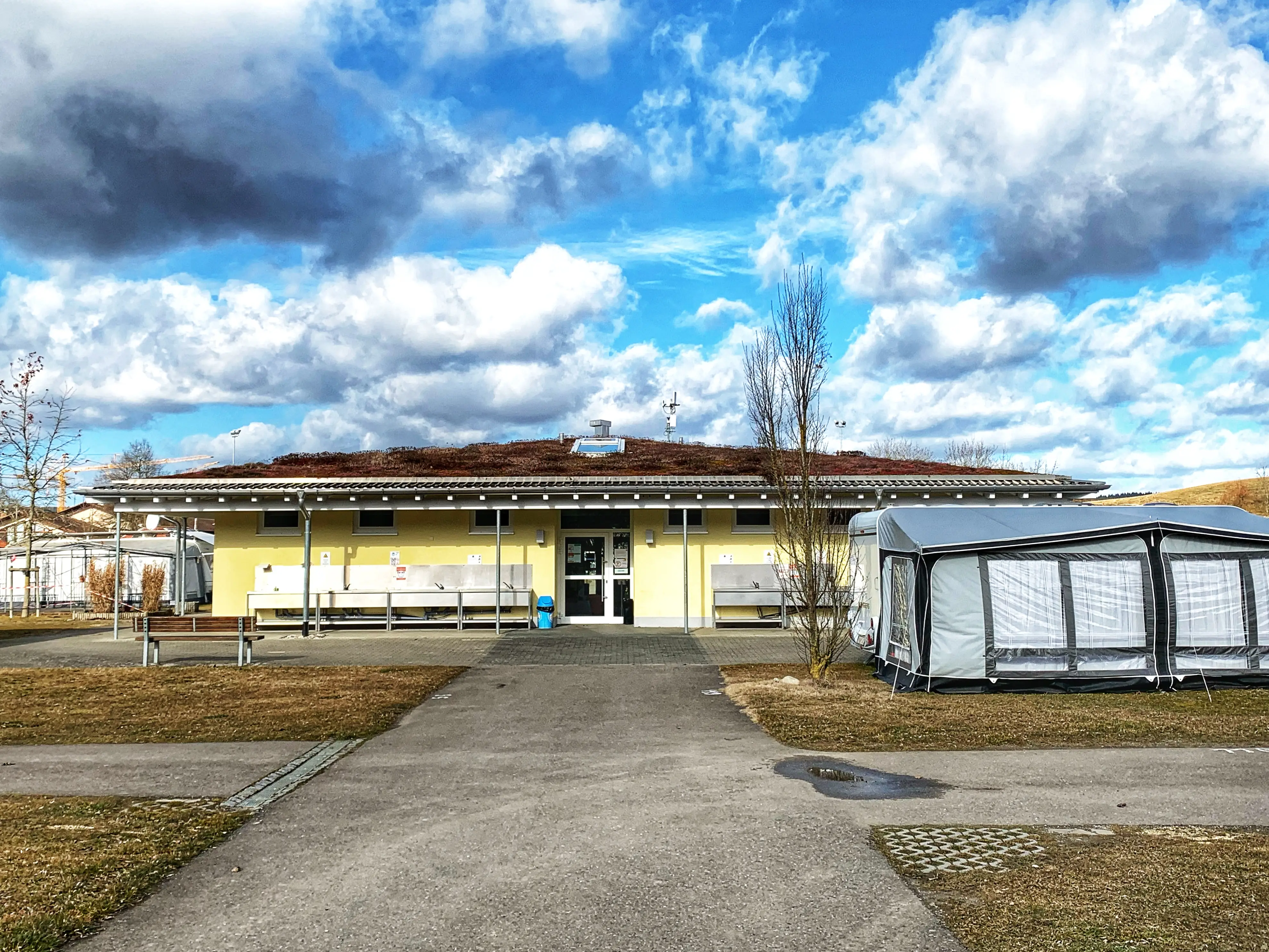 Der Ferienpark Orsingen bietet mehrere Waschhäuser für Camper am Bodensee.