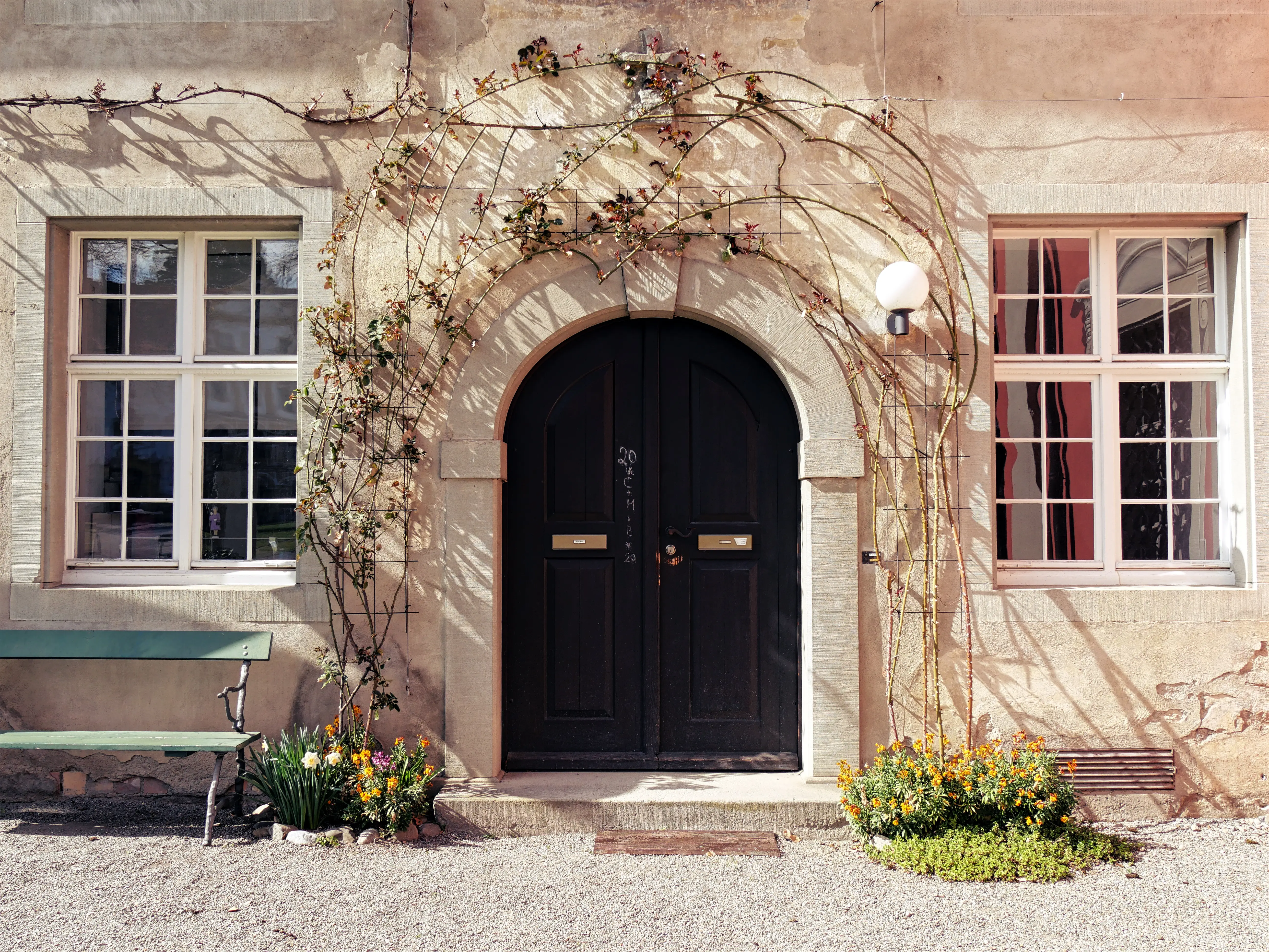 Eine Schlosserei ist in einen der schönen Nebengebäude des Kloster und Schloss Salem ansässig.