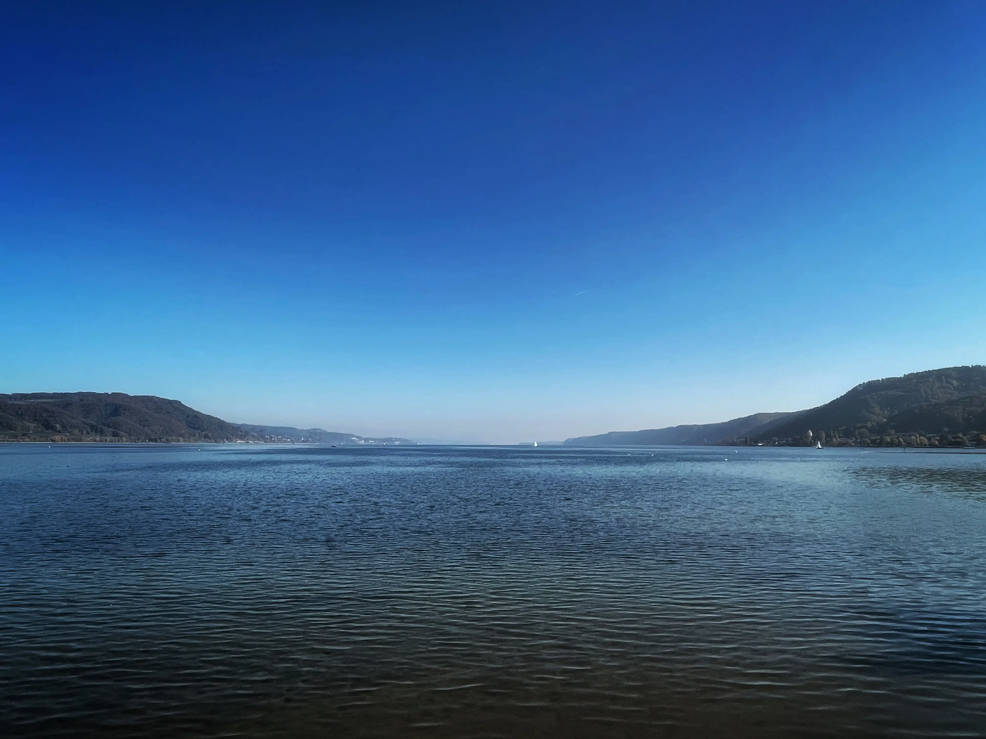 Der Bodensee scheint von der Stockacher Aachmündung endlos zu sein.