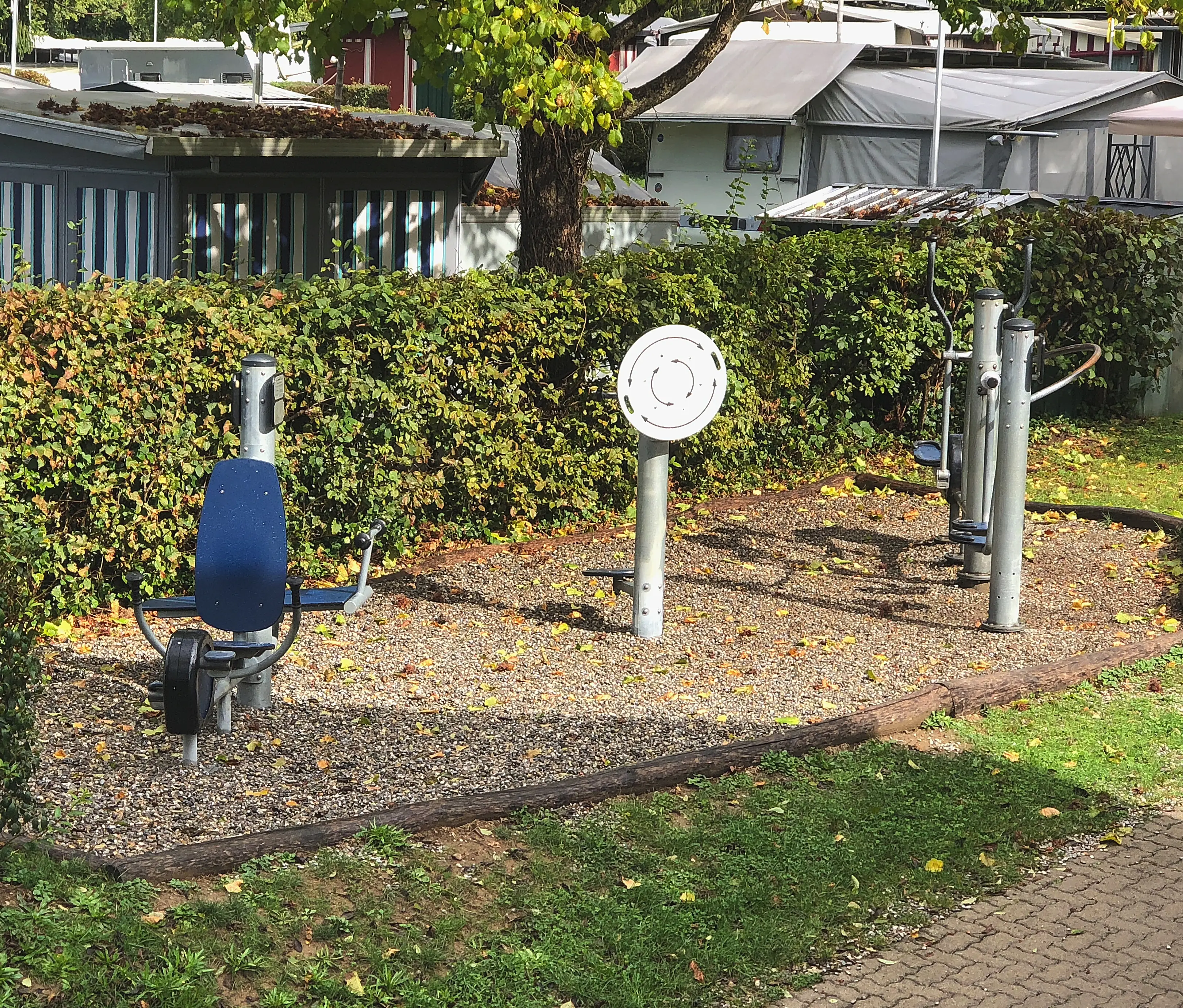 Wer bei seinem Camping Aufenthalt Sport machen möchte, kann die Geräte des Gitzenweiler Hofs verwenden.