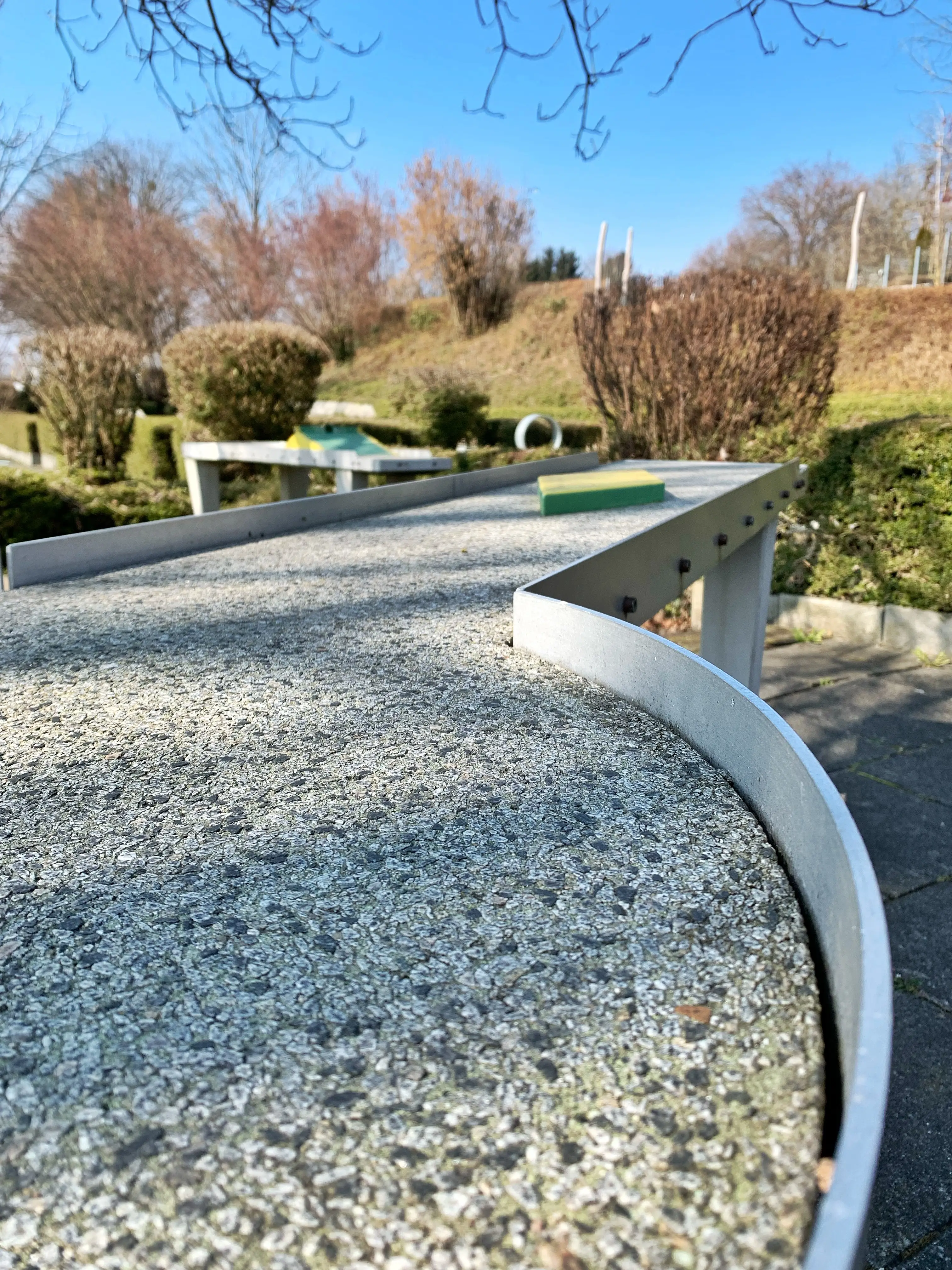 Es gibt Minigolf und PitPat am Campingplatz Wirthshof.