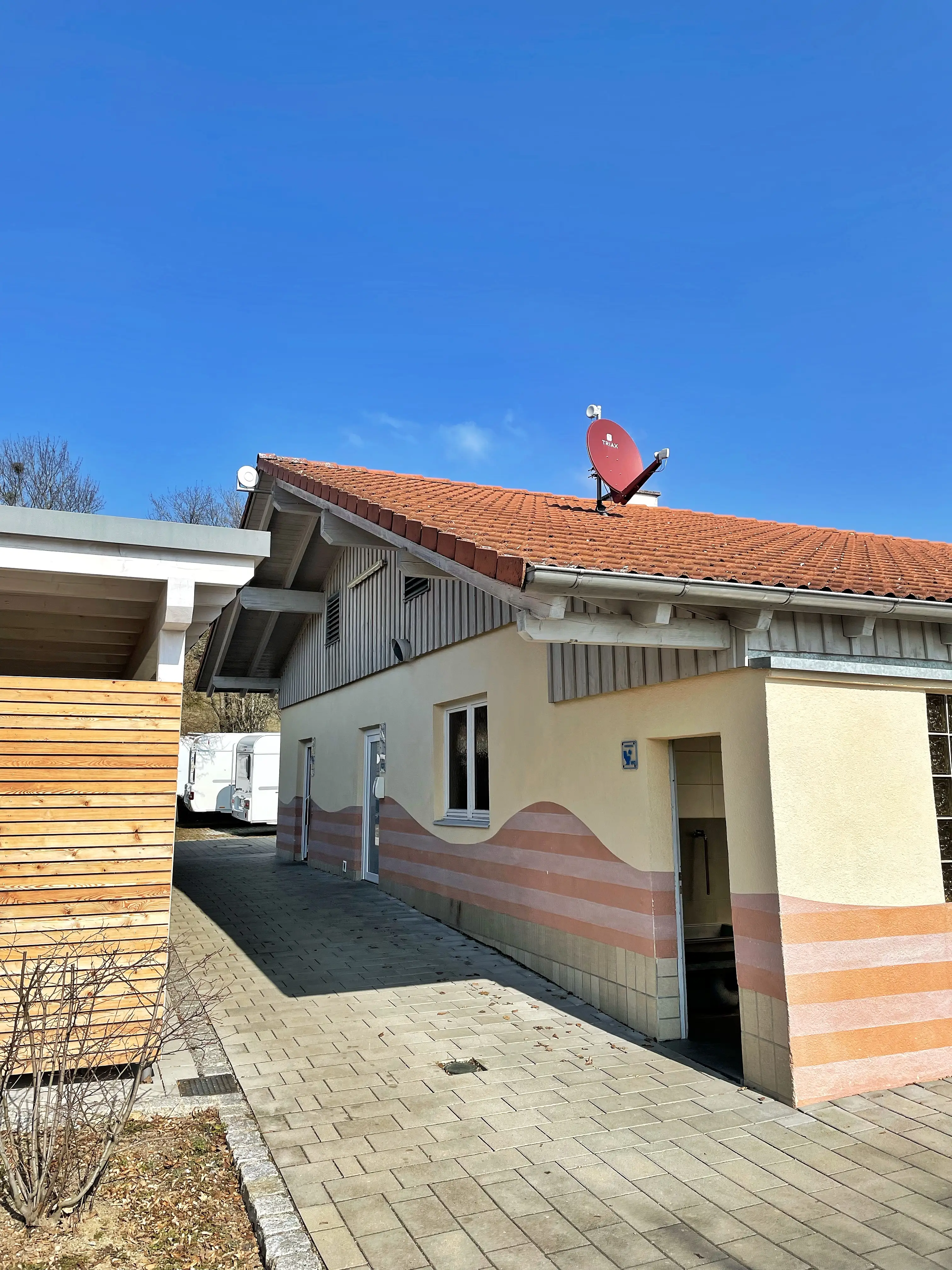 Die Sanitäranlagen des Campingplatzes am Bodensee sind sehr sauber.