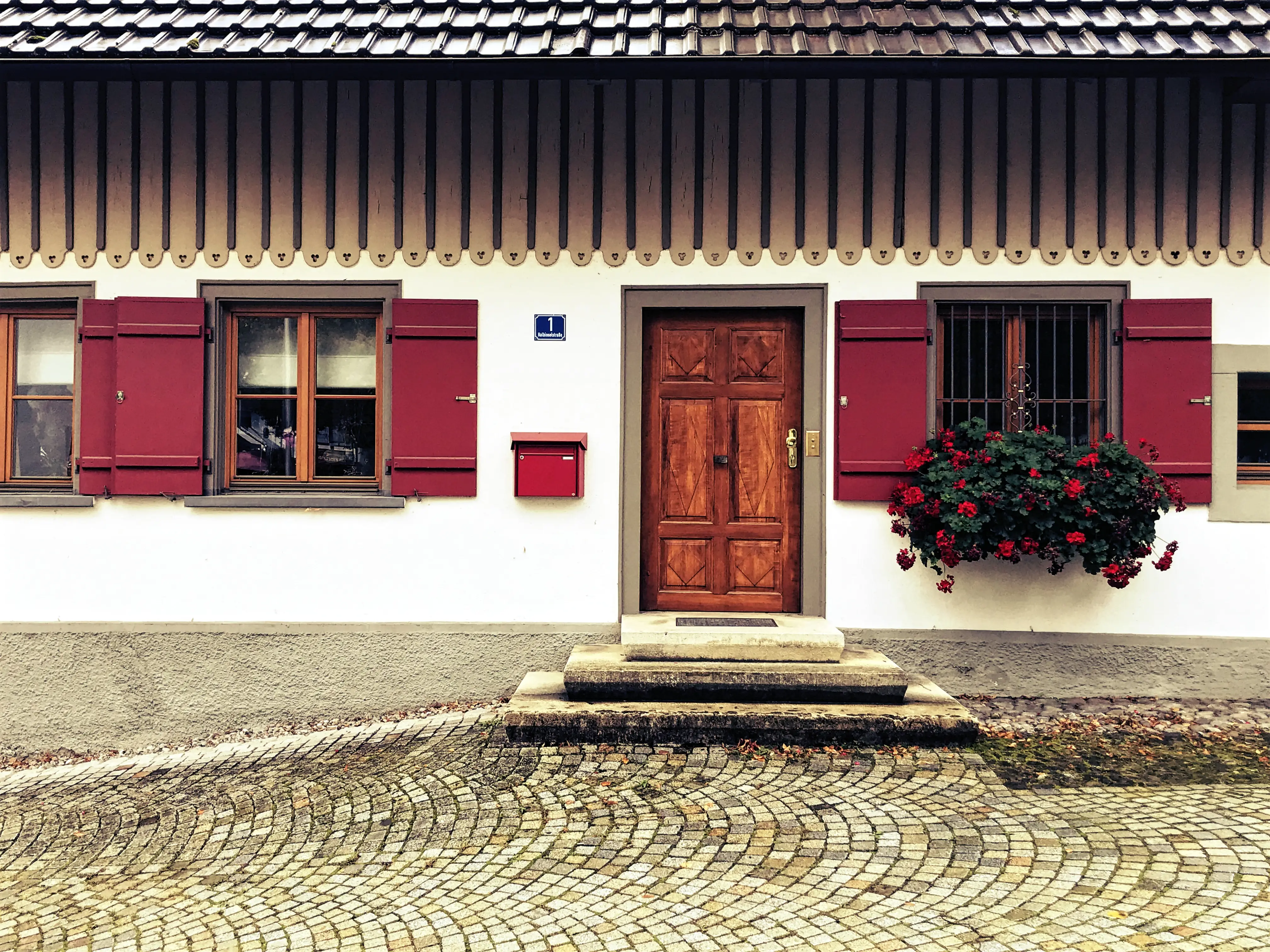 In Wasserburg gibt es wunderschön restaurierte Hausfassaden, die als Fotomotiv dienen.