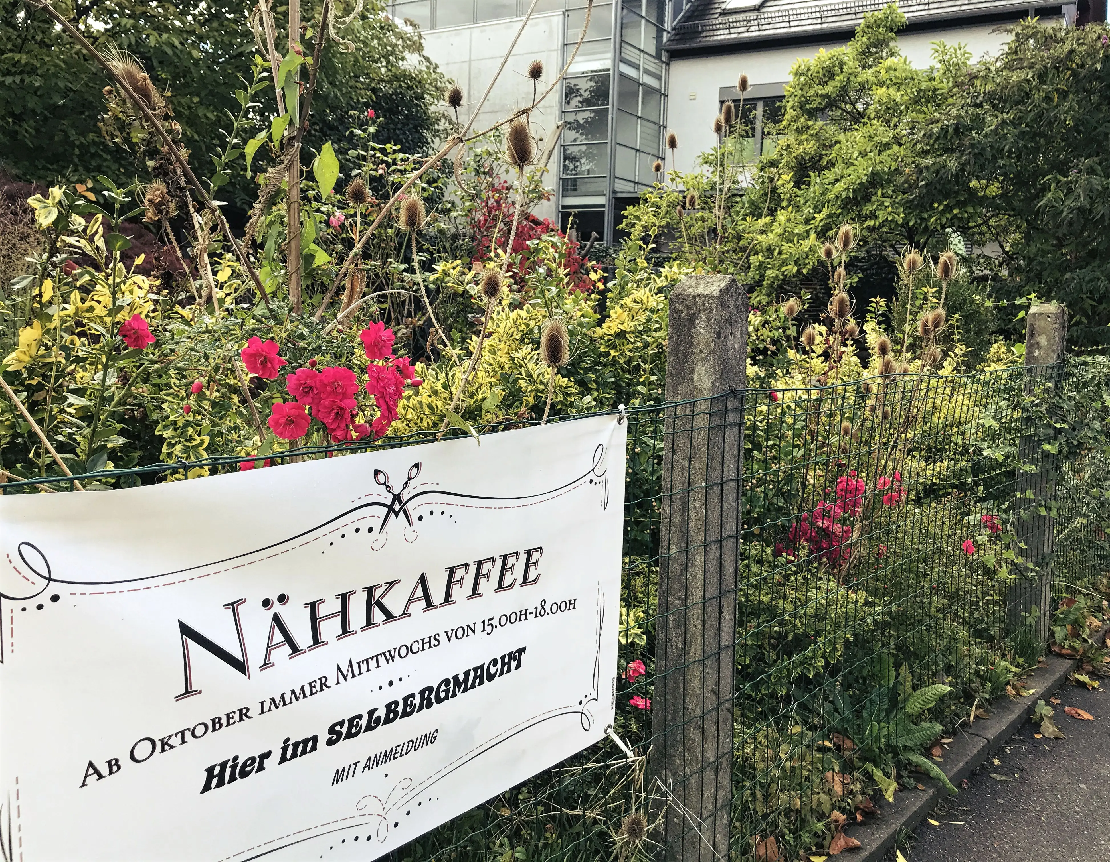 Zu bestimmten Zeiten bietet das Selber Gmacht auch das Nähcafé an