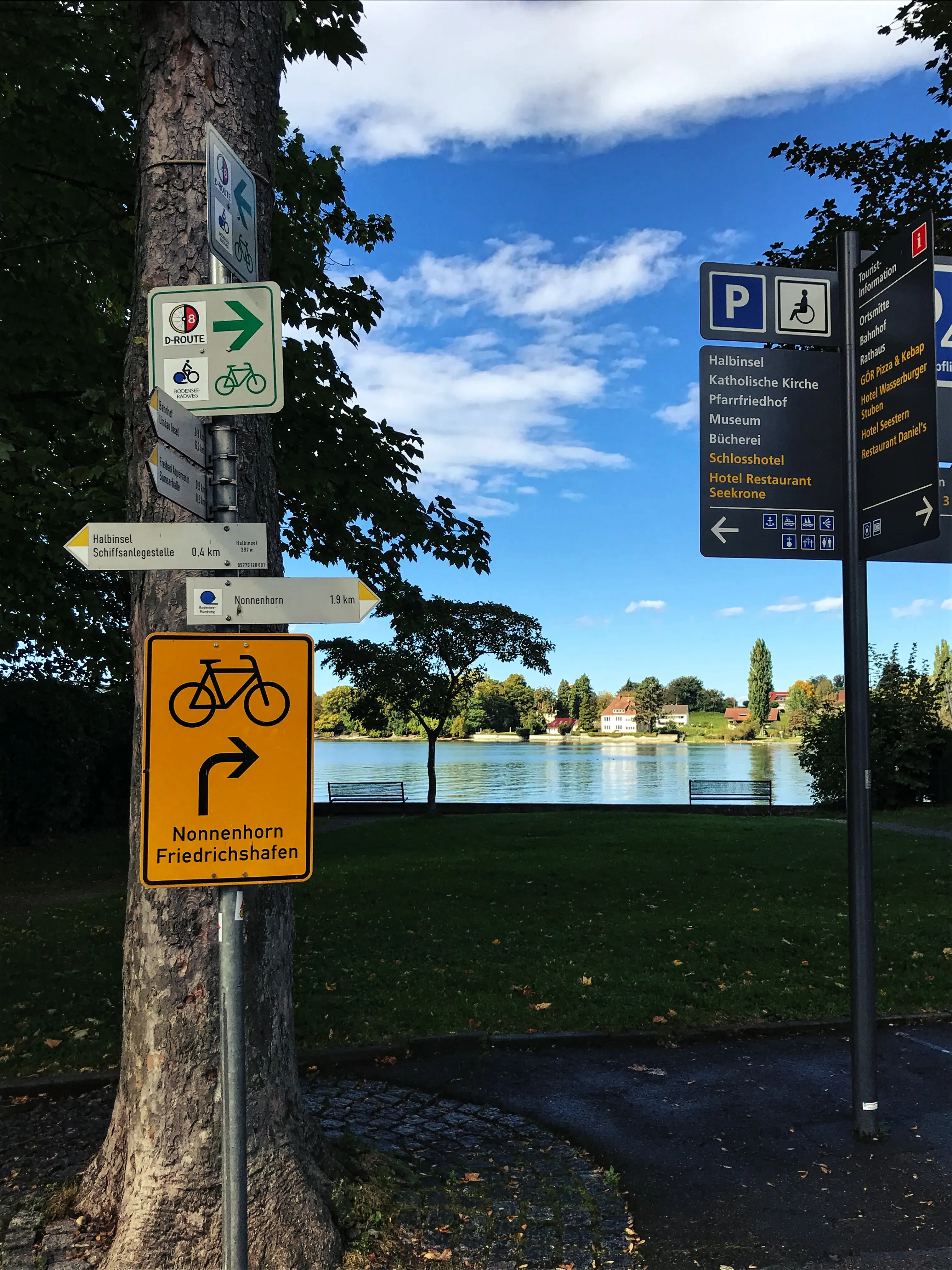 In Wasserburg läuft man nicht lange, bis man wieder am Ufer des Bodensees landet.