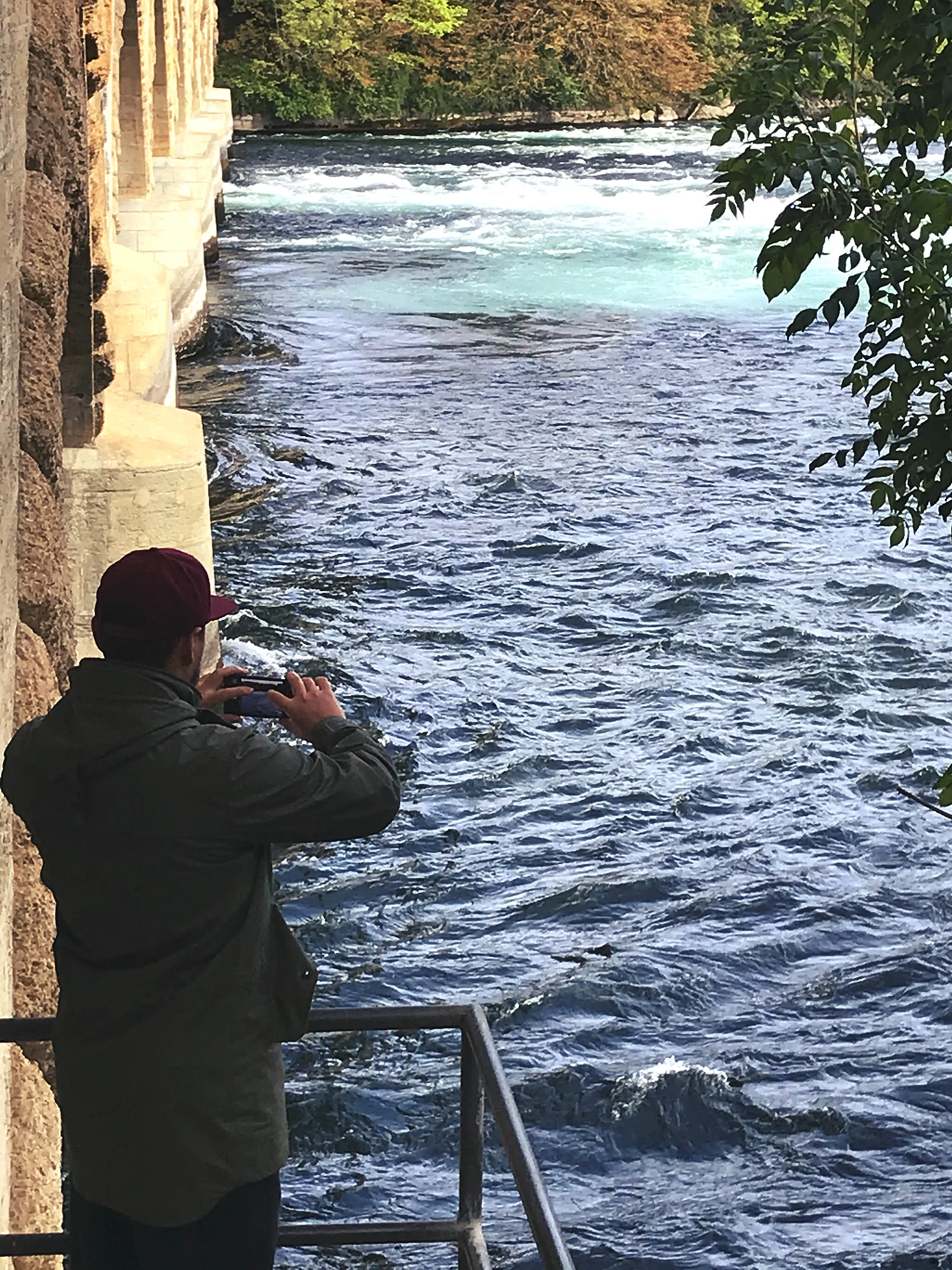 Am Rheinfall entdeckt man viele schöne Ecken und Winkel, die perfekt zum Fotografieren sind.