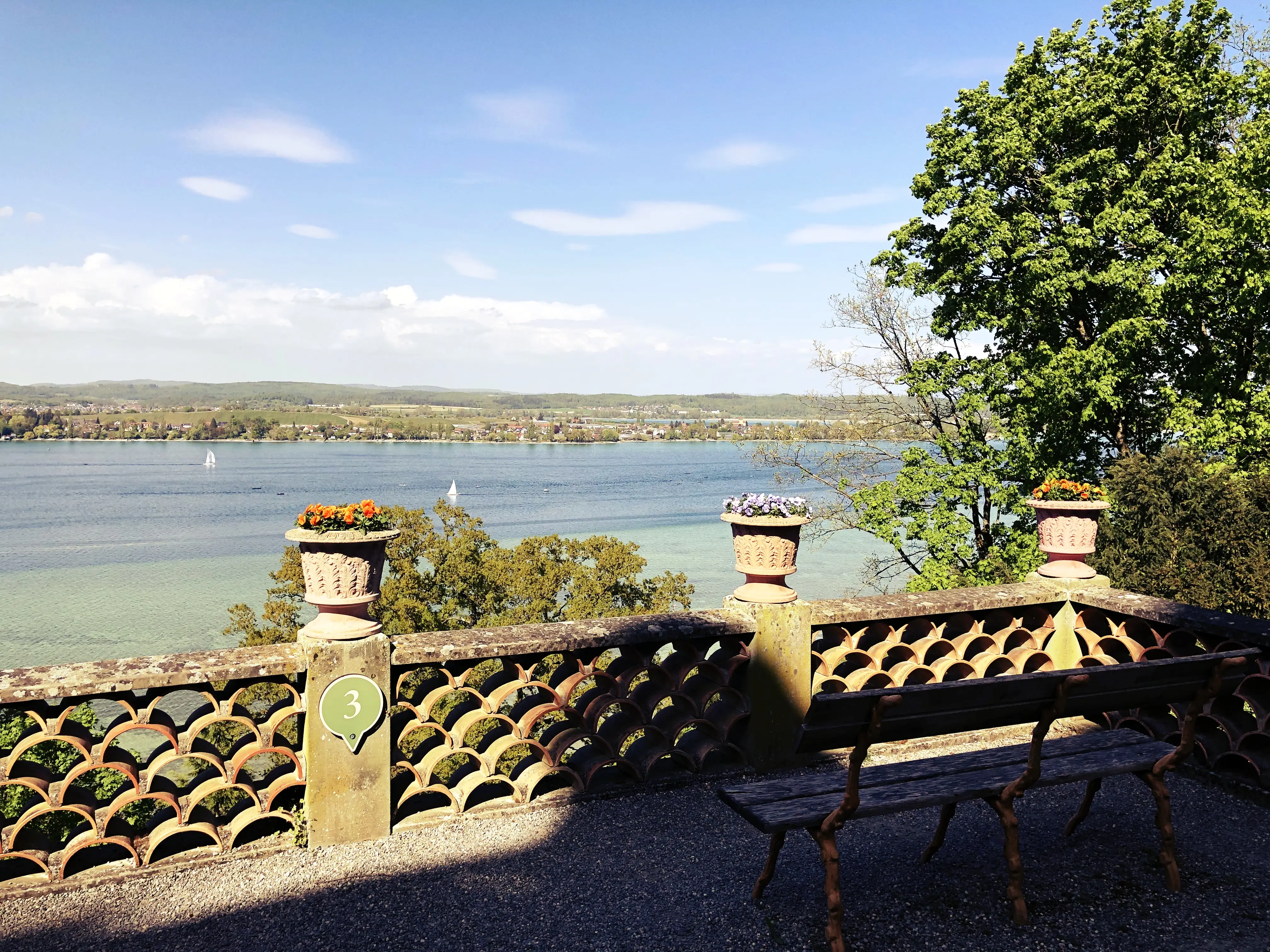Um das Schloss Arenenberg herum hat man immer eine perfekte Sicht auf den Bodensee.