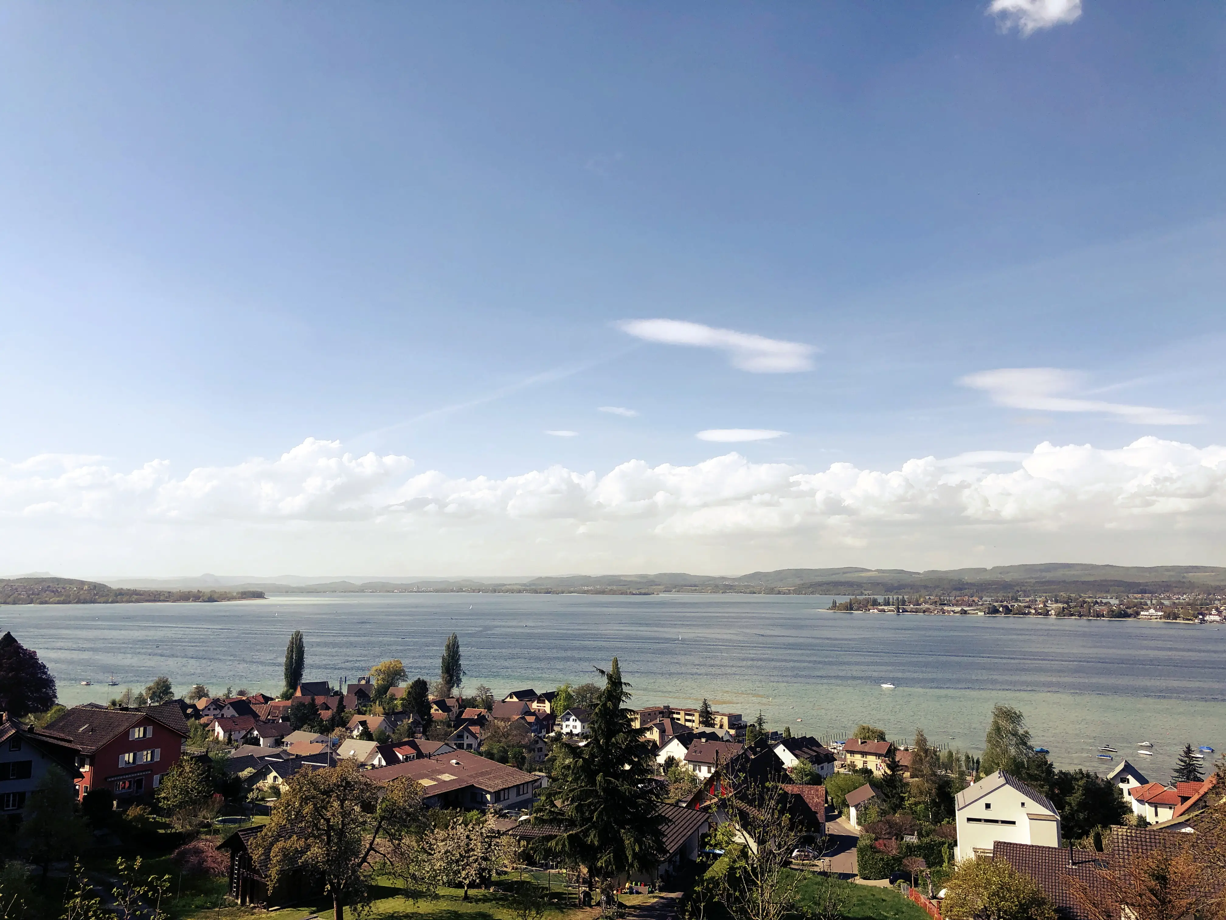 Das Schloss Arenenberg thront auf der Schweizer Seite über den Bodensee.