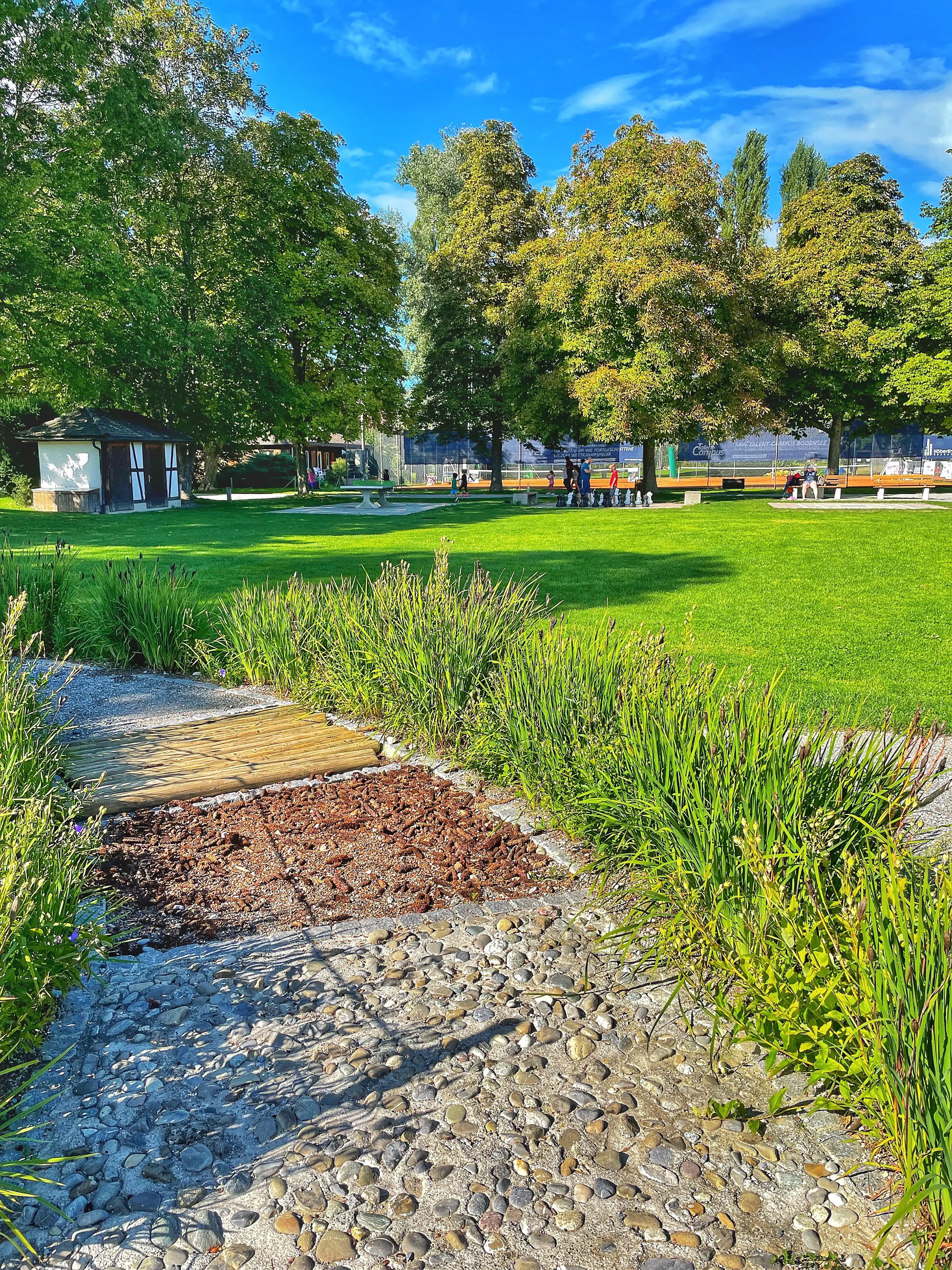 Neu im Kreuzlingen Seeburgpark ist zum Beispiel der Barfußpfad.