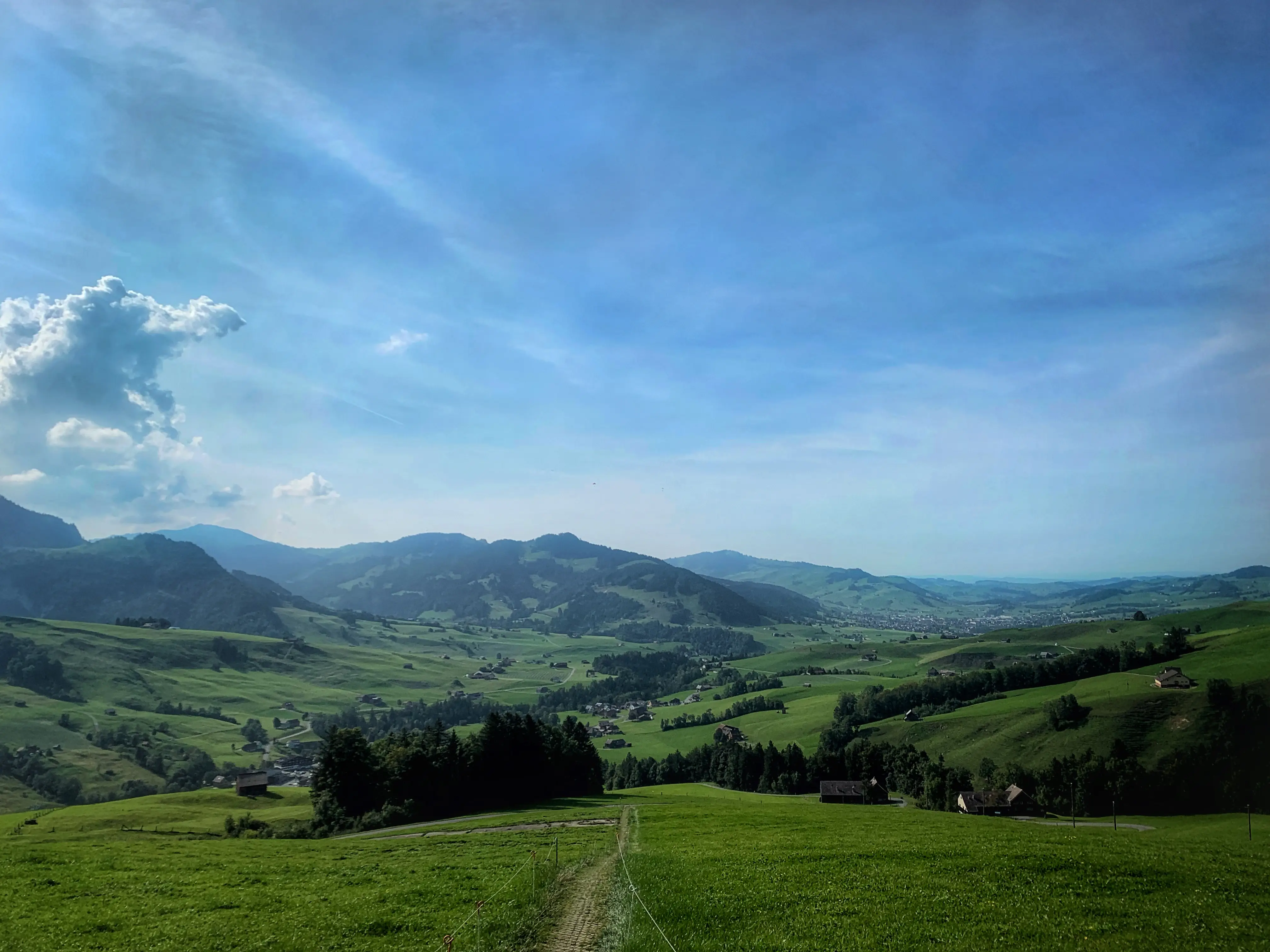 An klaren Tagen kann man von gewissen Punkten im Appenzell bis zum Bodensee blicken.