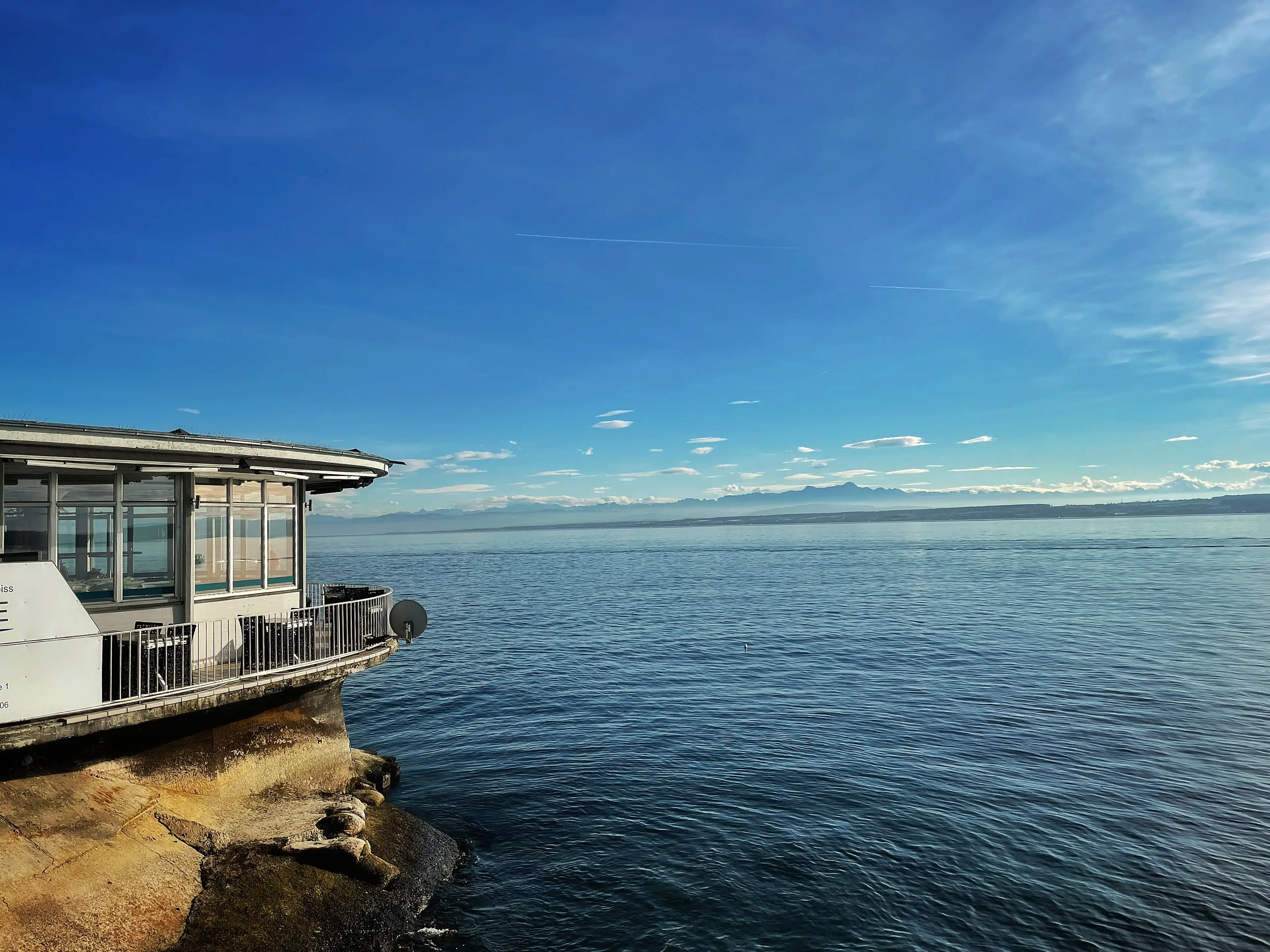 Der einstige Wartepavillon in Meersburg ist heute ein Restaurant mit wundervollem Blick auf den Bodensee.
