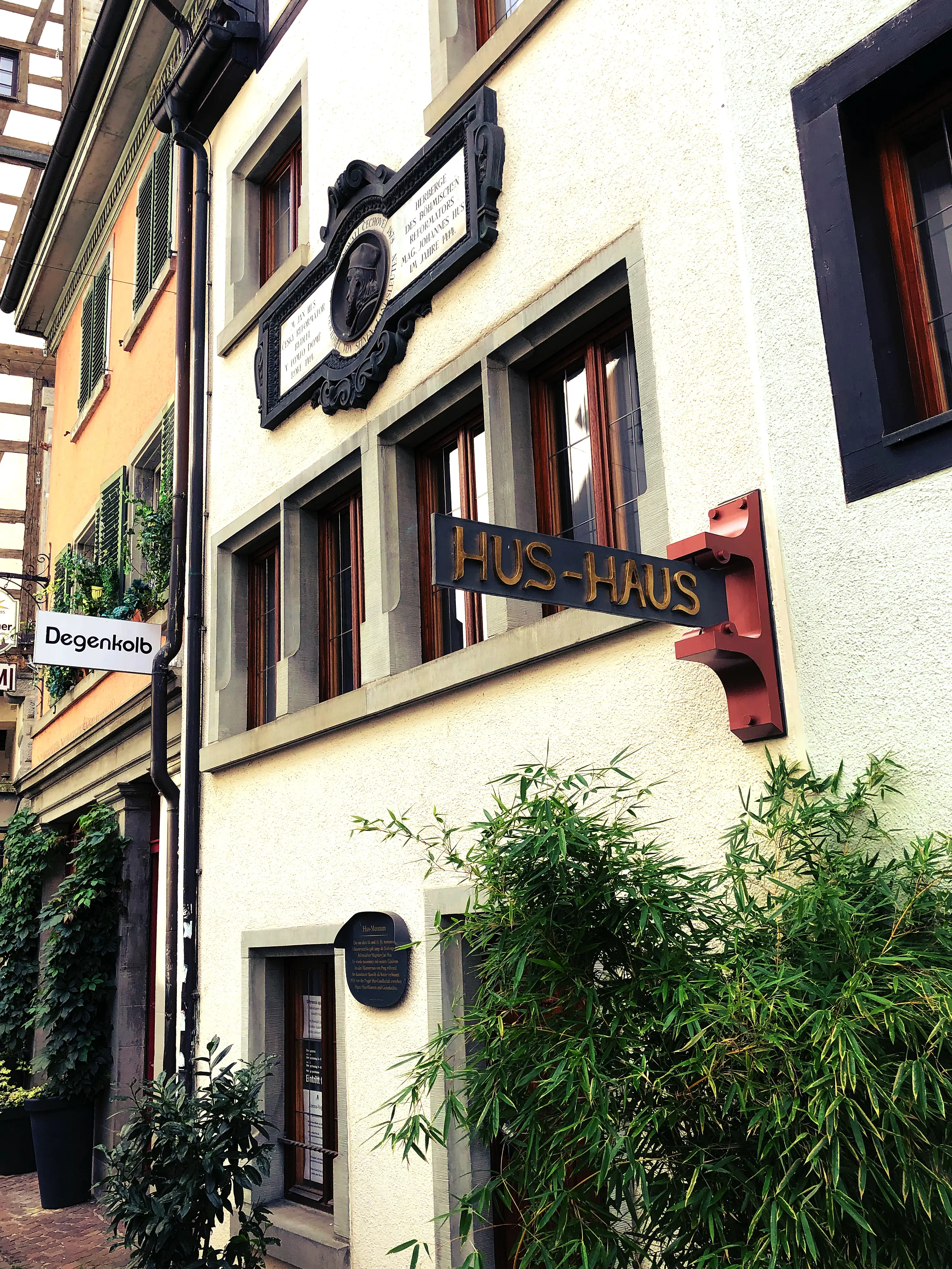 Im kleinen Fachwerk Haus befindet sich eine Ausstellung von Jan Hus und ist direkt hinter dem Schnetztor in Konstanz zu finden.