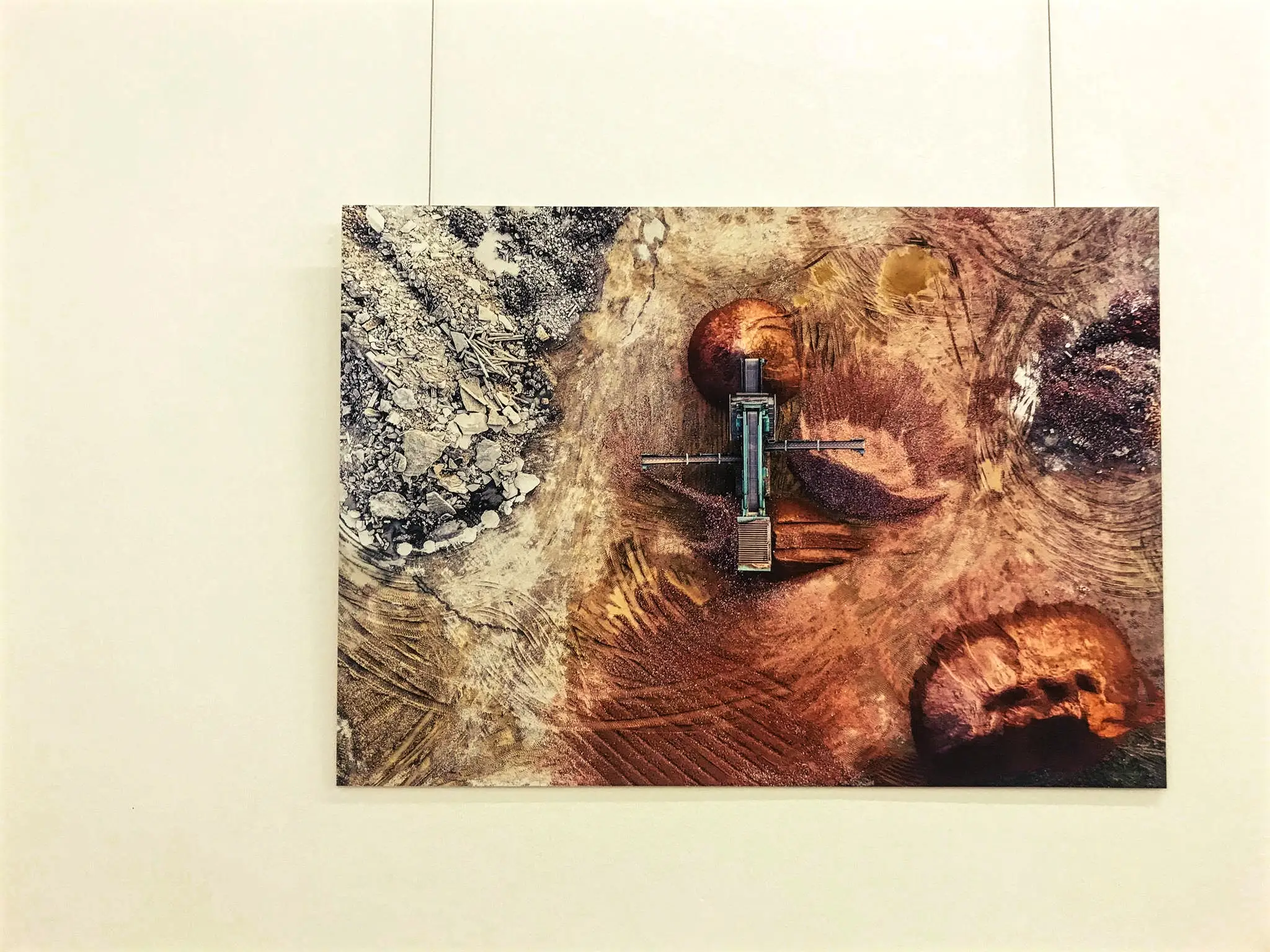 Tom Hegen hatte ebenfalls eine Ausstellung im Kulturzentrum in Konstanz und ist für seine Luftaufnahmen diverser Landschaften bekannt.