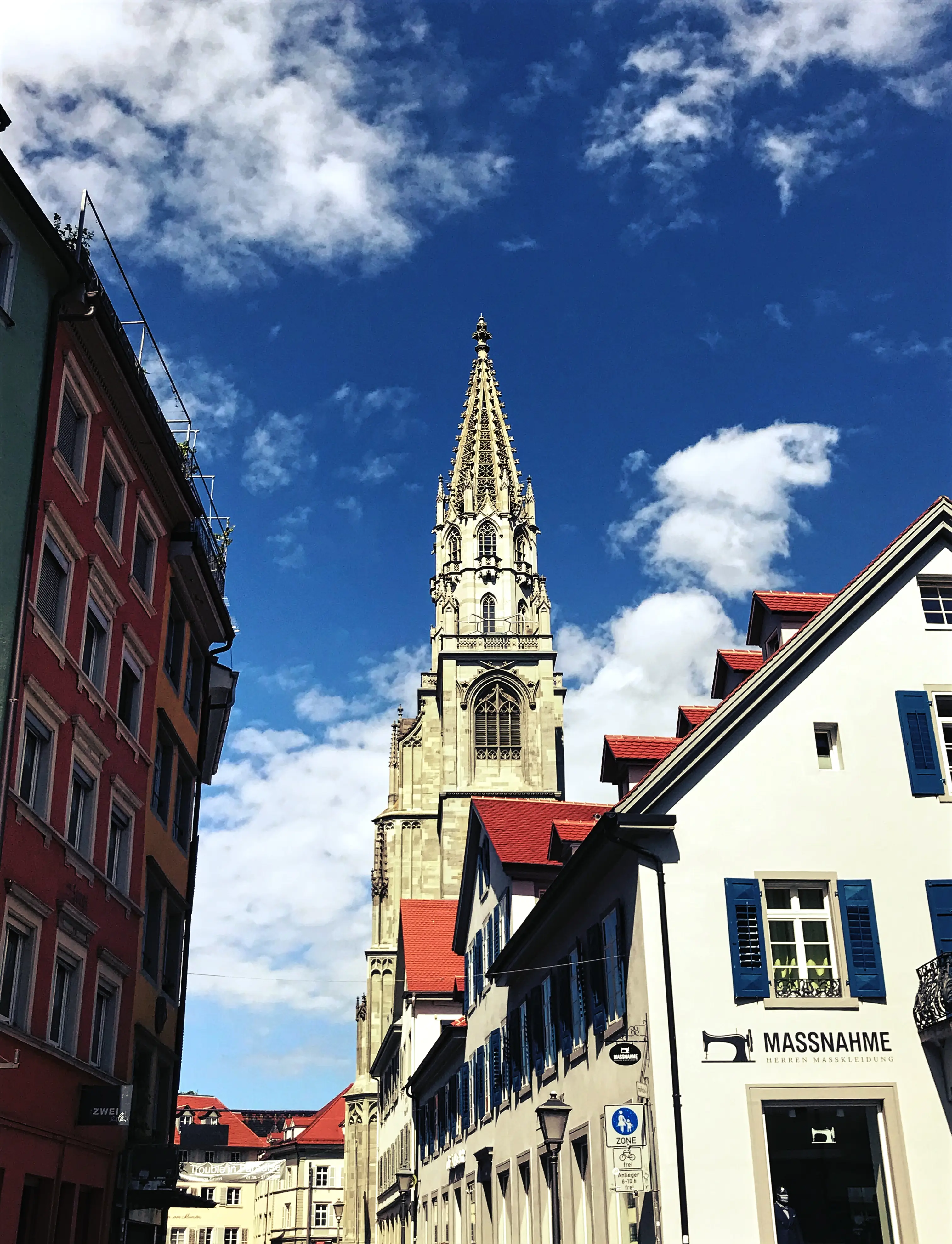 Das Konstanzer Münster "Zur lieben Frau" ist nicht nur von unten eine Erscheinung. Wer die Stadt von oben sehen möchte, kann zum Beispiel die Aussichtsplattform des Münsters erklimmen.
