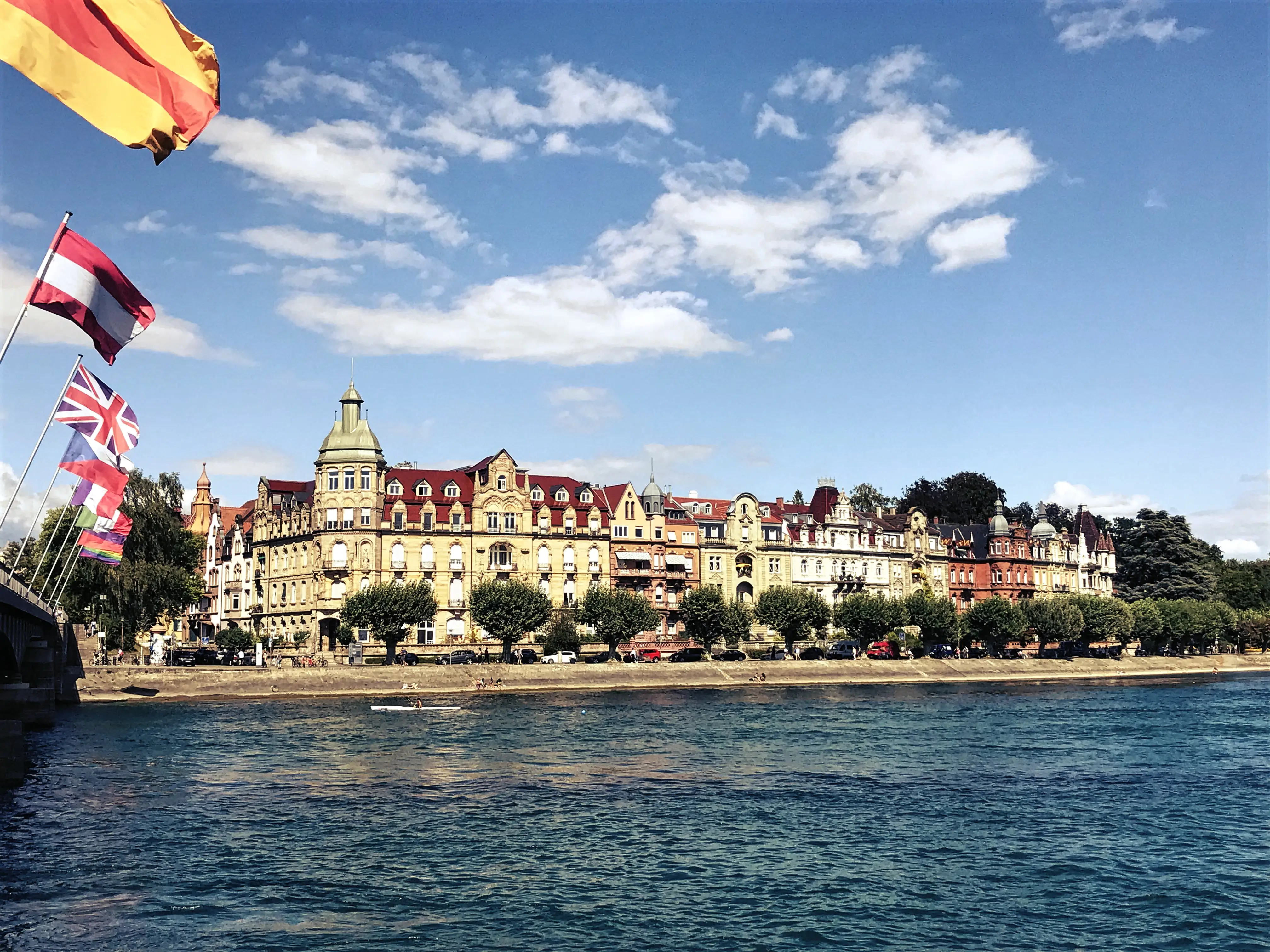Die Route der Bodensee Blogger Localsbodensee führt natürlich auch zur Konstanzer Seestraße. Die beindruckenden Häuserfassaden sind ein beliebtes Fotomotiv.