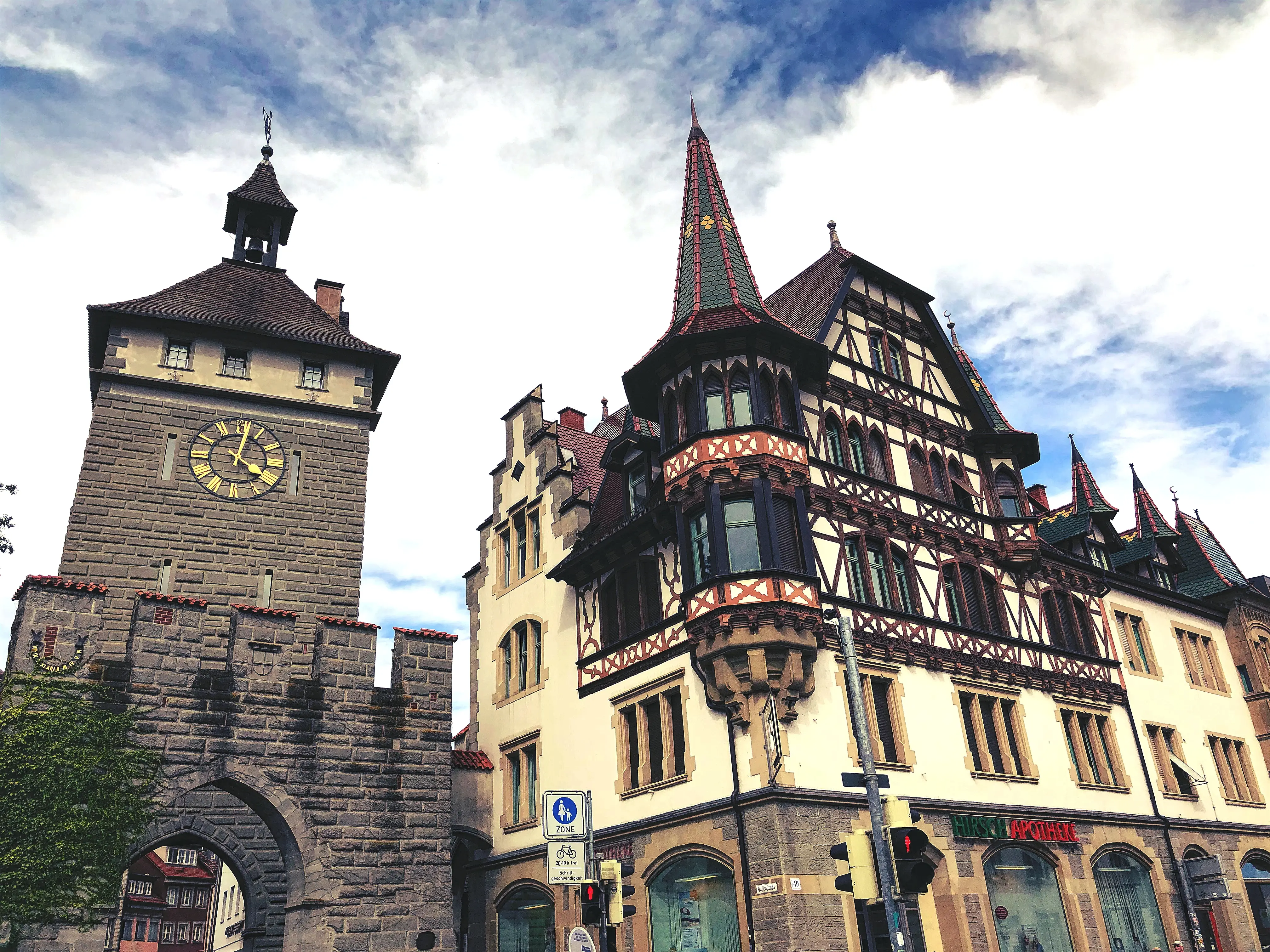 Das Schnetztor ist im wahrsten Sinne das Tor zur Stadt und führt somit zu einen der Haupteinkaufsstraßen in Konstanz.