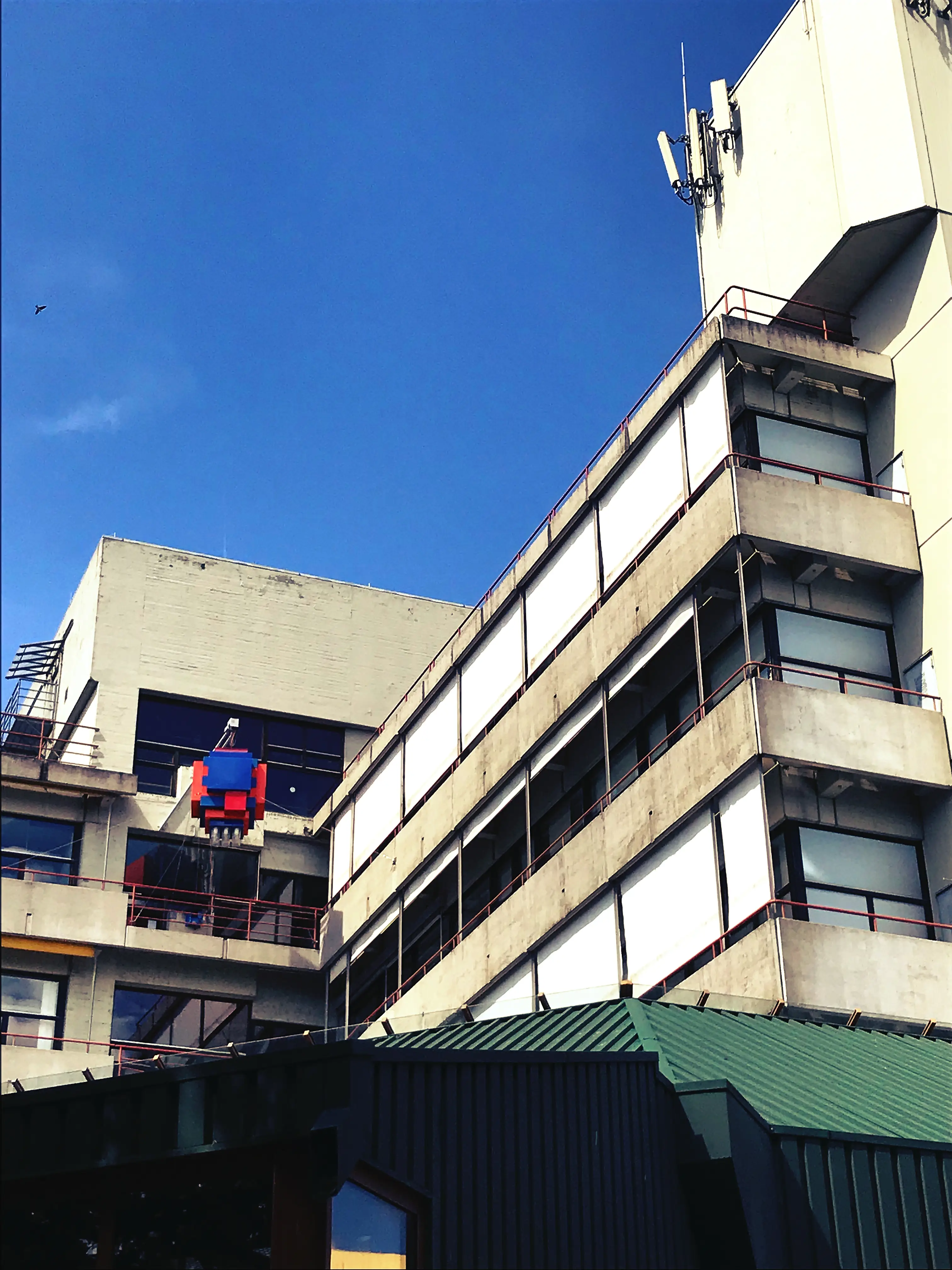 Das Kunstwerk von Utz Kampmann an der Uni in Konstanz erinnert durch seine Form an eine Laterne.