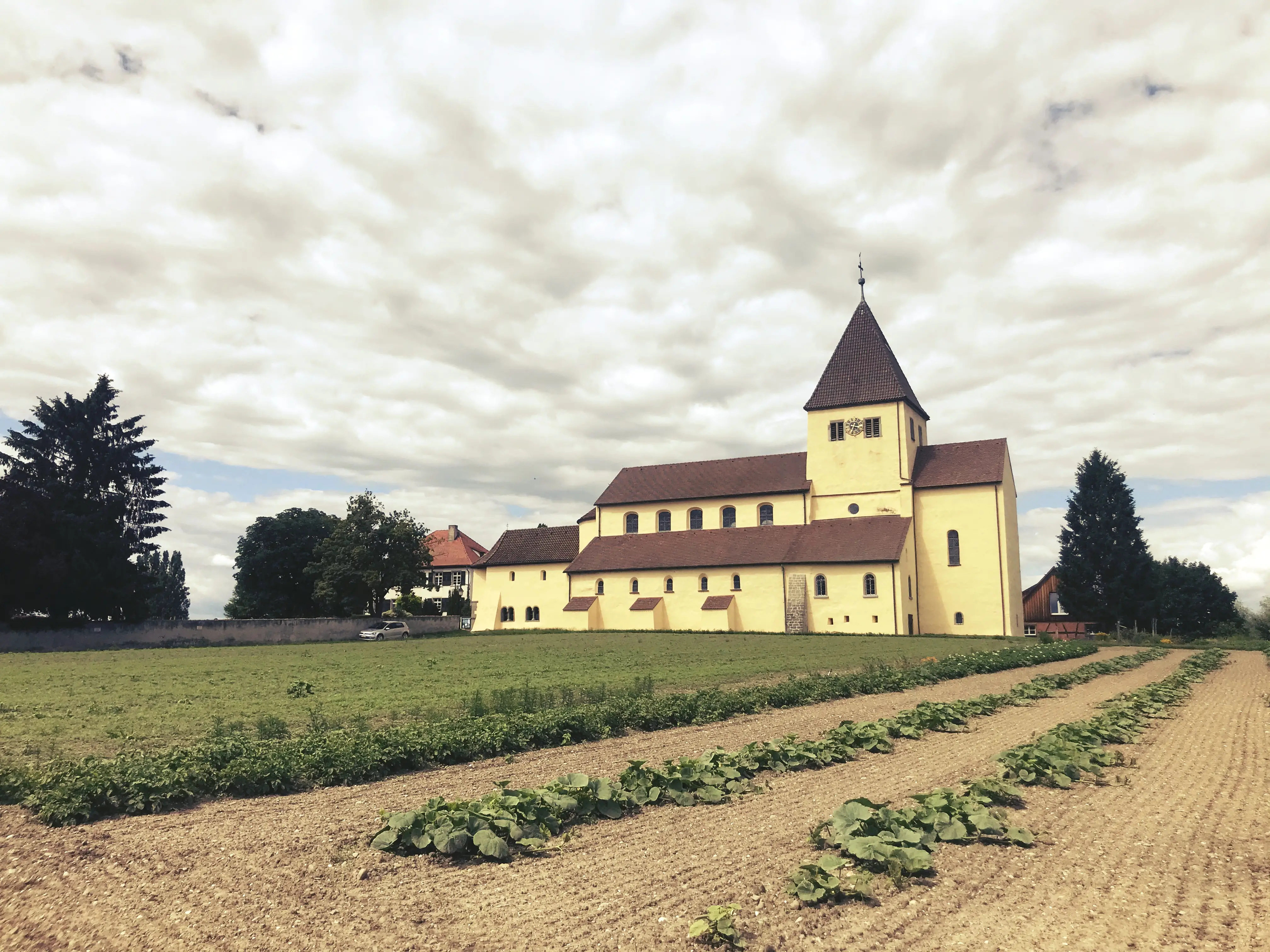 St. Georg ist eine der Kirchen auf der Reichenau.