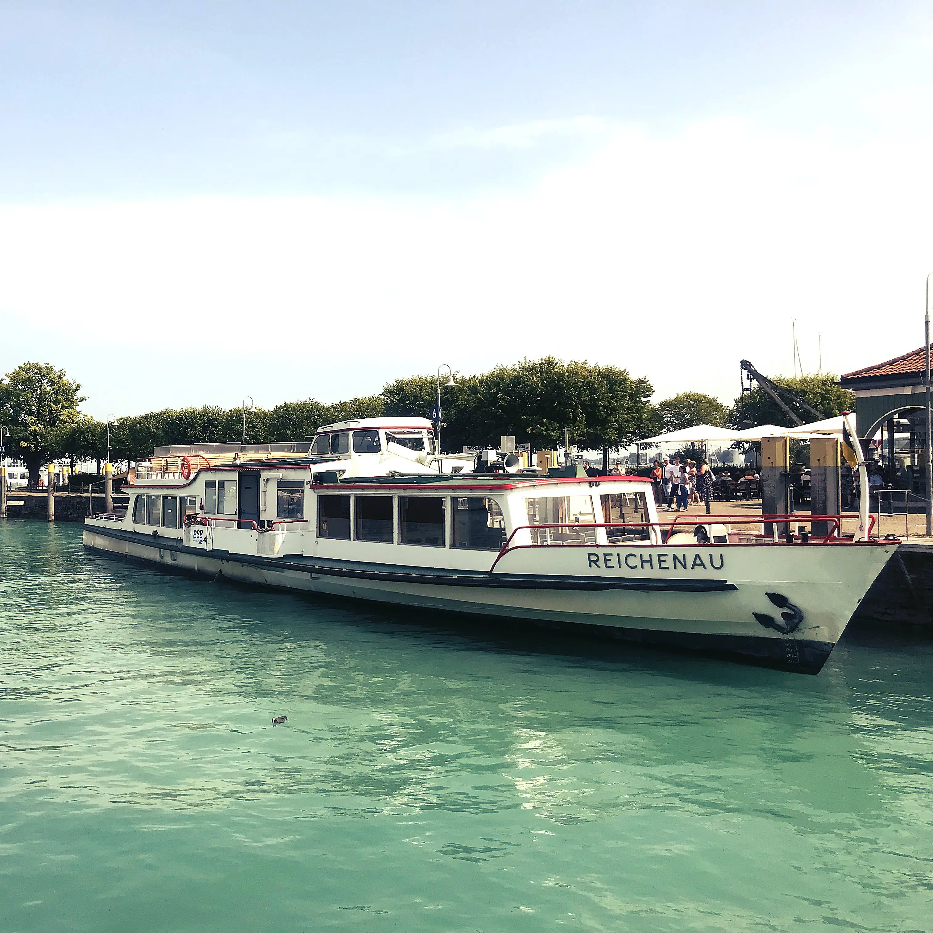 Die MS Reichenau ist ein gemütliches Ausflugsschiff mit dem man den Bodensee wunderbar entdecken kann.