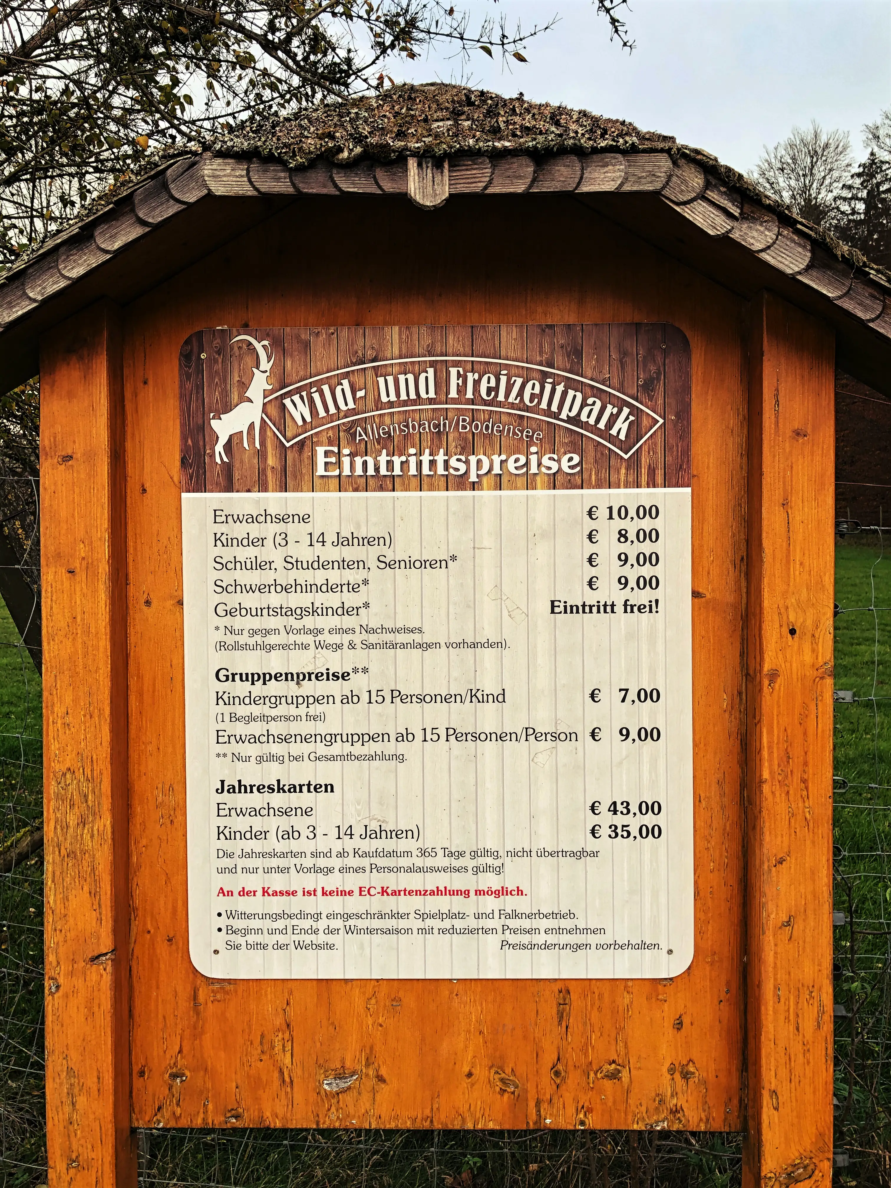 Die Eintrittspreise des Wildpark Markelfingen sind direkt am Eingang zum Park ersichtlich.